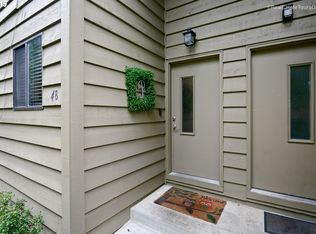 48 Cervantes Cir #3-C, Lake Oswego, OR 97035
