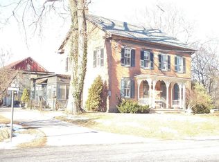 203 Turkey Pit Rd, New Oxford, PA 17350