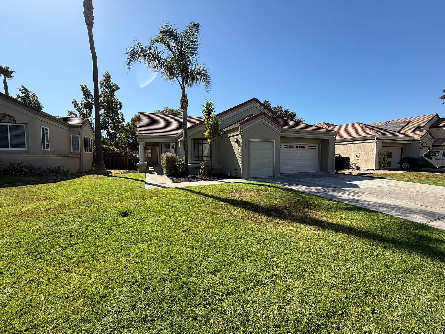 3 bed, 1931 sqft, $3,950 — Photo 3