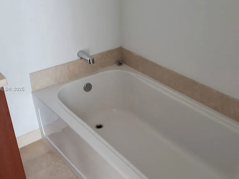 1111 SW 1st Ave #2816 — Photo 7