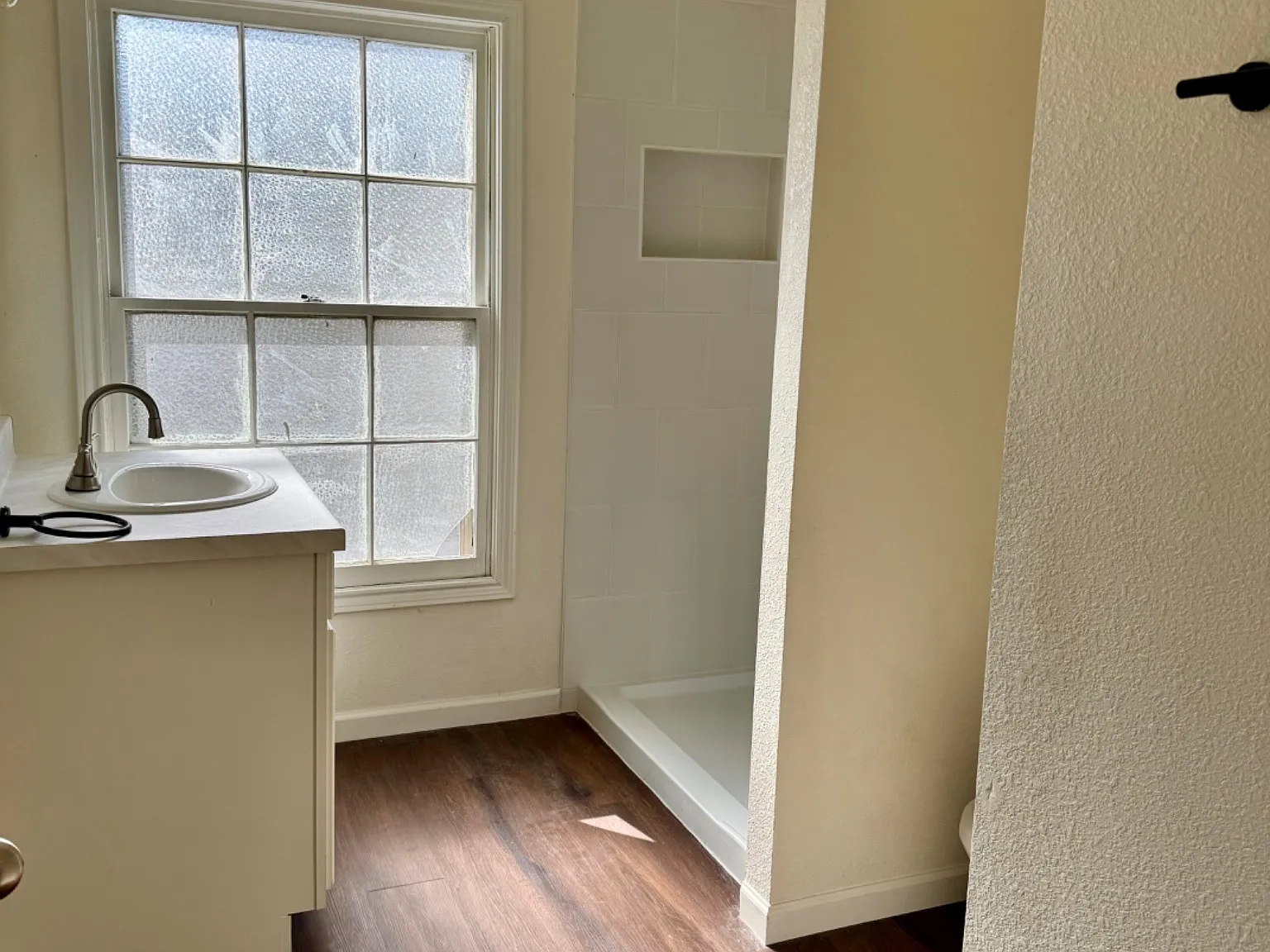 1915 McKenzie Avenue - B — Photo 3
