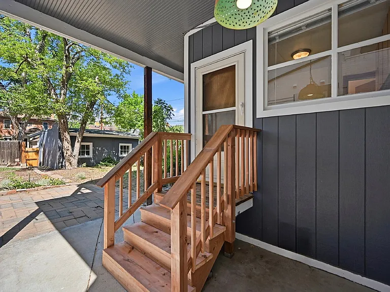 1233 Elizabeth St — Photo 27