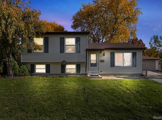 15899 Elm Ct, Romulus, MI 48174