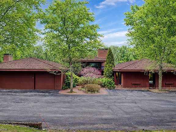 2nd image of 3323 Bremerton Rd