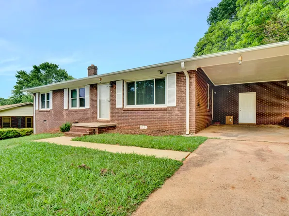 216 Bear Dr, Greenville, SC 29605