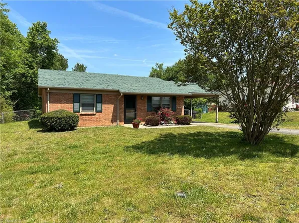 1213 Martin Luther King Jr Rd, Walnut Cove, NC 27052