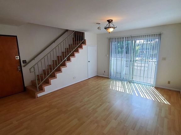 4th image of 2251 Crenshaw Blvd Unit 4