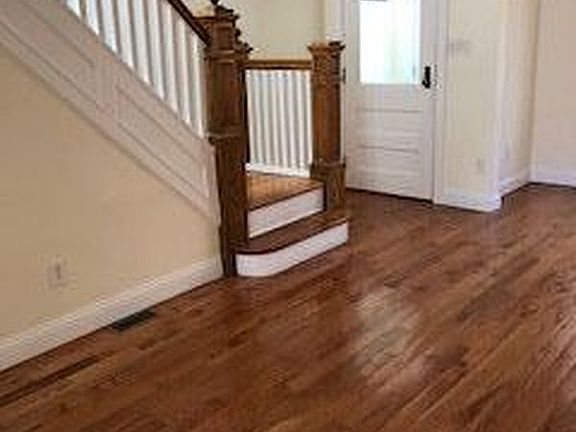 2nd image of 1208 Avenue