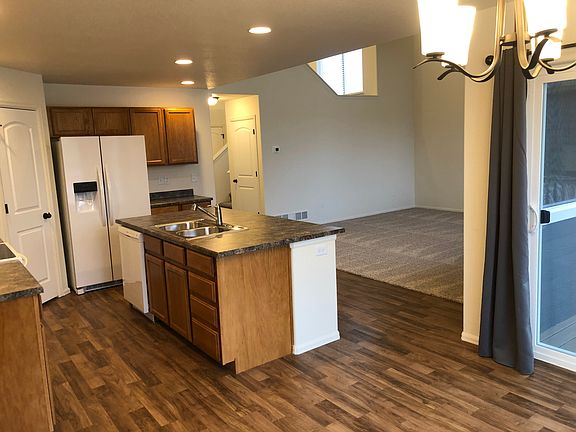 3rd image of 622 Rosedale St