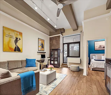 Sold by Compass | media 2