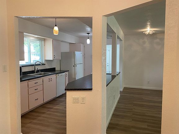 3rd image of 3136 Hurley Way