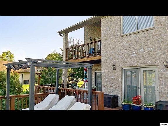 4th image of 970 Holly Oaks Ln