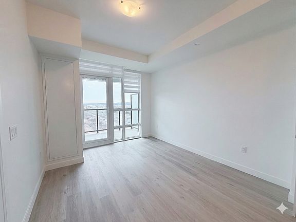 2nd image of 461 Green Rd #1112