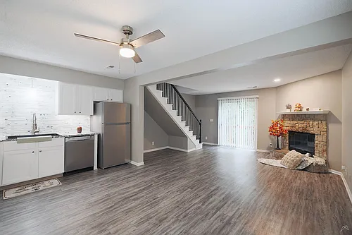 Chestnut Heights Townhomes Photo 1 Chestnut Heights Townhomes Photo 1