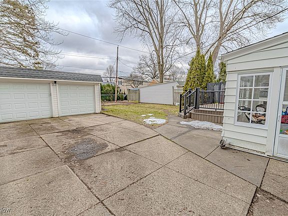 4th image of 4495 W 226th St