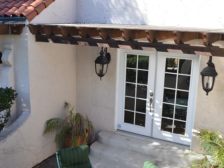 1203 S Rimpau Blvd — Photo 73
