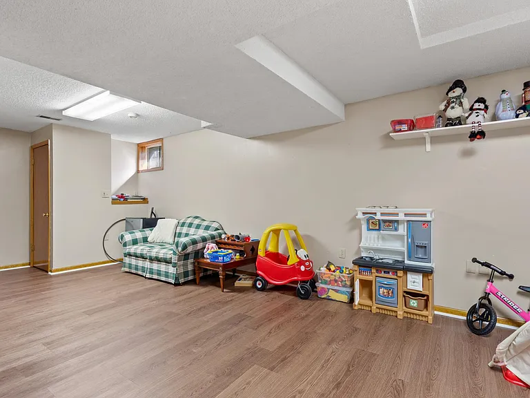 11509 W 117th St — Photo 15
