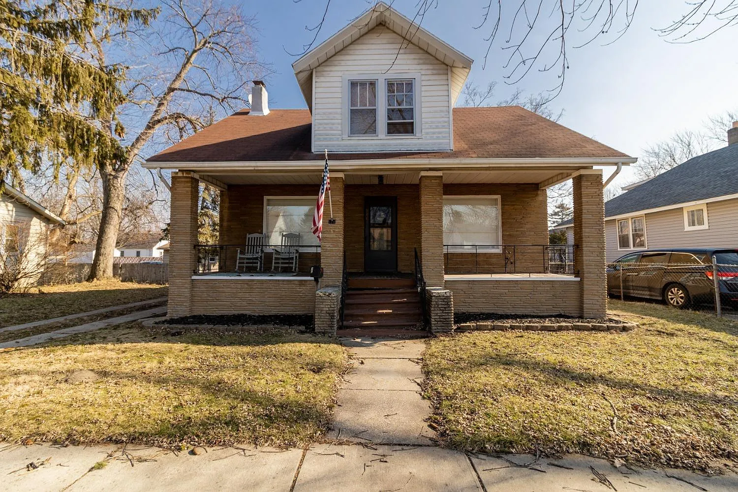 926 Elm St photo 1
