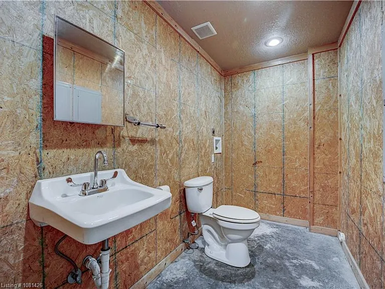 1324 Sandstone Dr — Photo 6