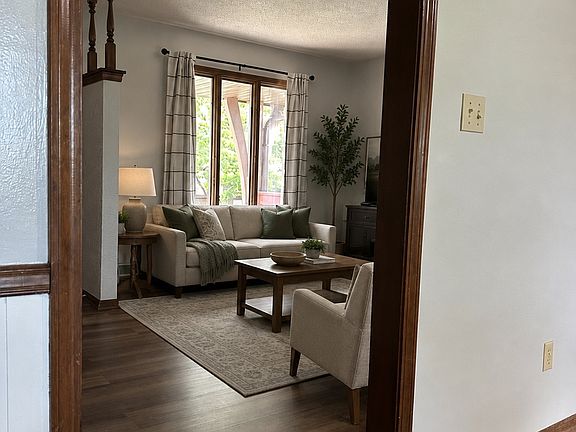 4th image of 212 NW Highland Ln #212