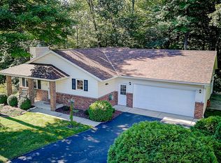 118 Manor Ct, Slinger, WI 53086