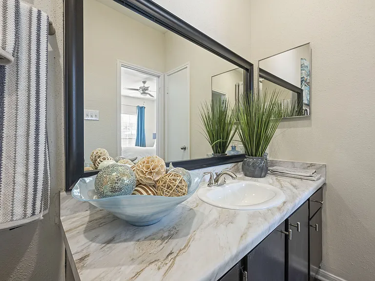 The Reston Apartments — Photo 13