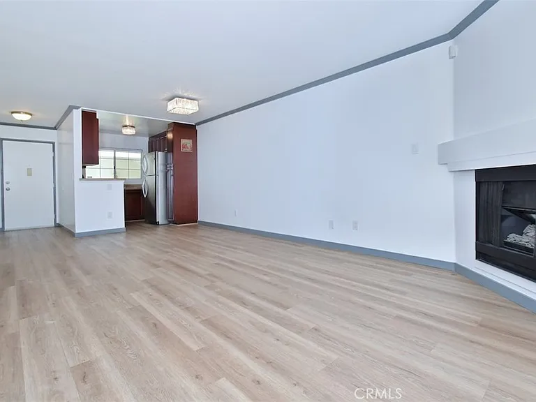 21500 Burbank Blvd #112 — Photo 15