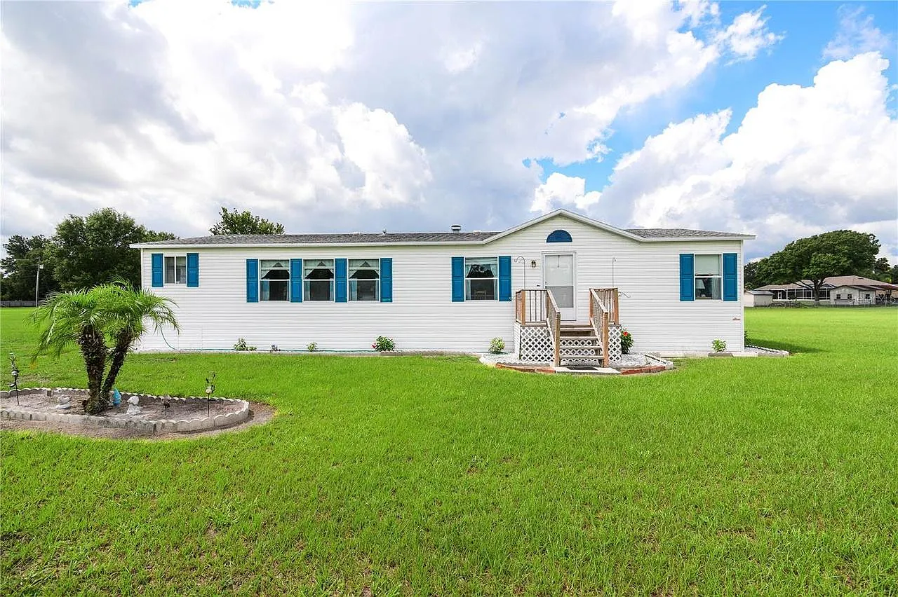 3 bed, 1620 sqft, $2,200 — Photo 1