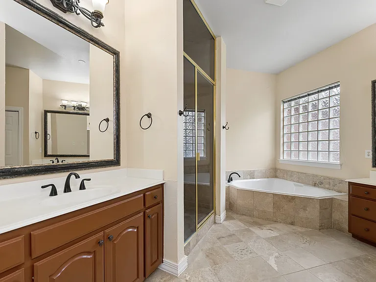 4568 Saint James Dr — Photo 11