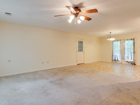 5th image of 253 Anthony St