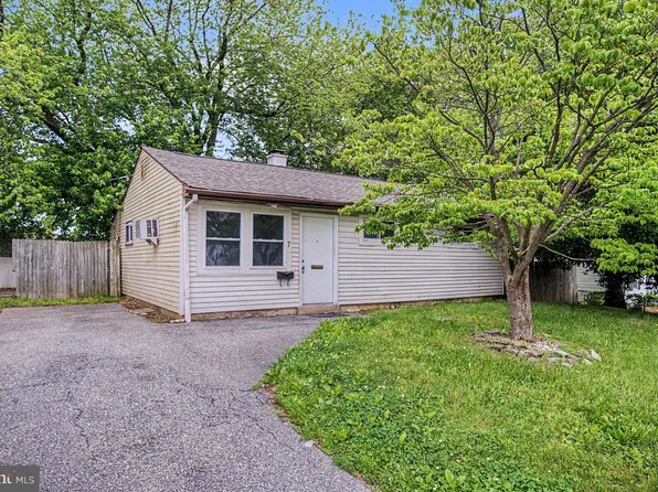 7 Deborah Ave, New Castle, DE 19720