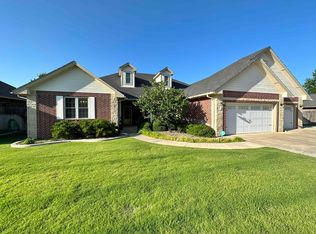 3412 Robin Dr, Woodward, OK 73801
