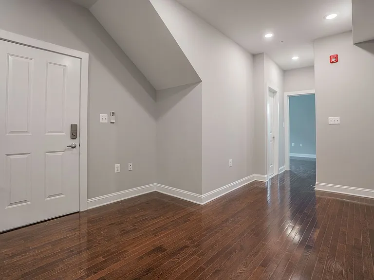 310 E Lanvale St — Photo 19