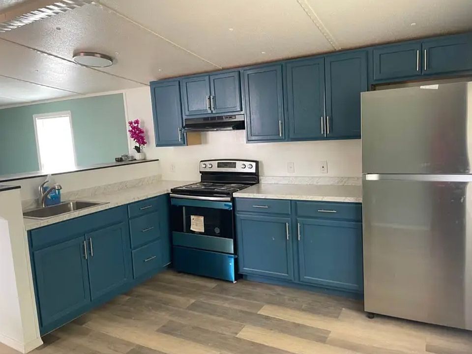 1st image of 12 Acorn West Dr