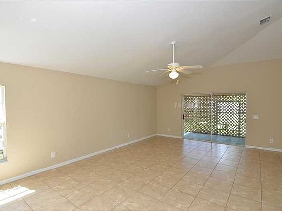 5th image of 2704 Regency Oak Ln