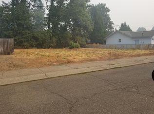 374 Wells Dr, Cave Junction, OR 97523