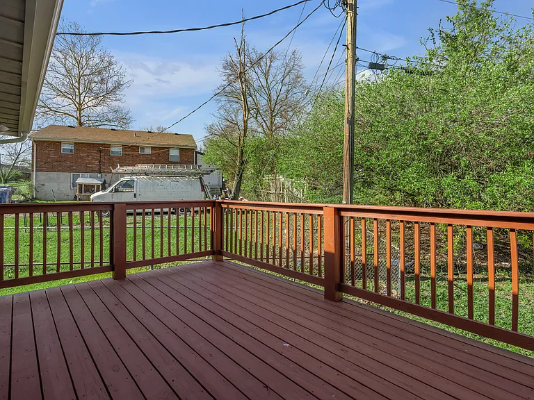 Dale Dr — Photo 22