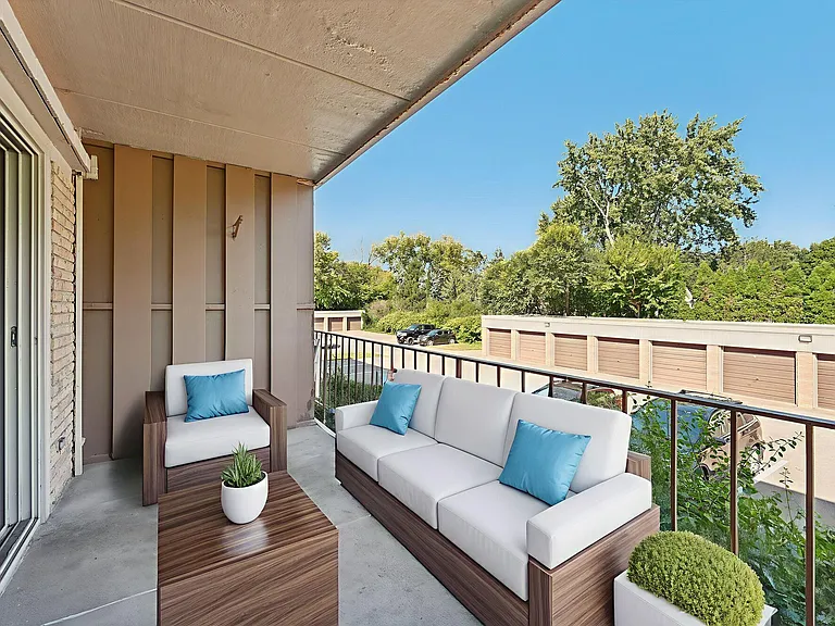 Cherry Court Apartments — Photo 5