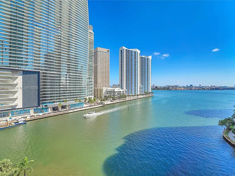 465 Brickell Ave #1001 — Photo 37