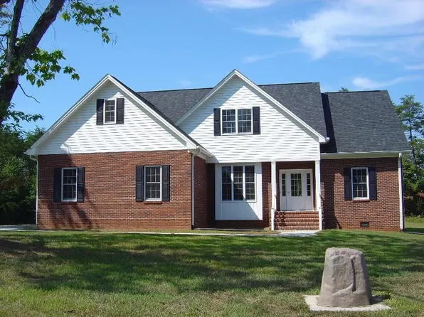 111 Carmon Dr, Stoneville, NC 27048