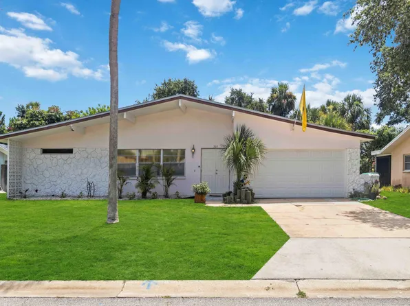 207 Rose Dr, Cocoa Beach, FL 32931