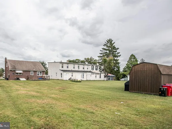 425 Center St, Stowe, PA 19464