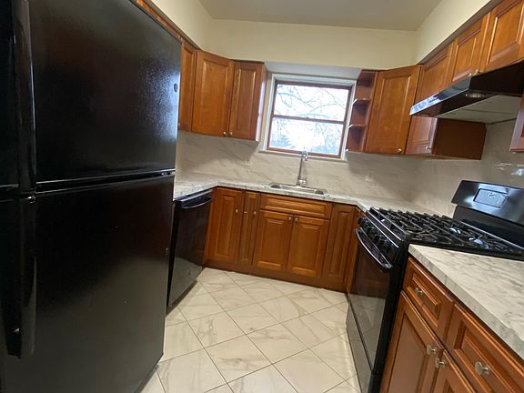 2nd image of 1861 Obrien Ave #2
