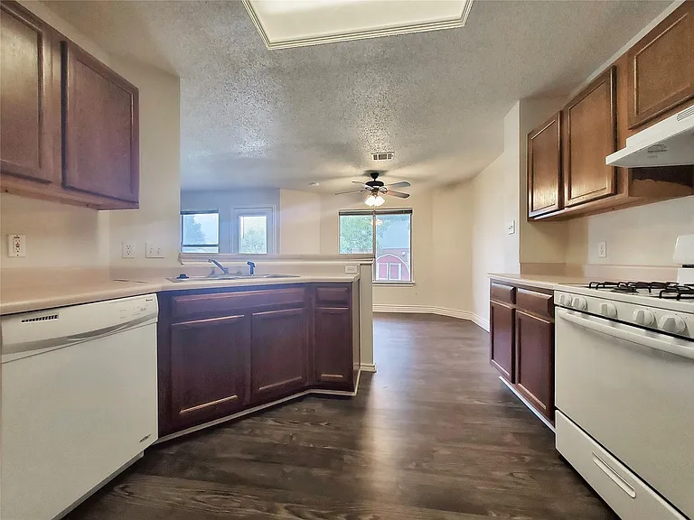 16715 Tomcat Dr — Photo 9