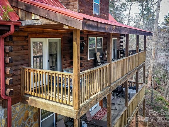 29th image of 351 Chickadee Ave