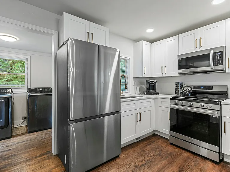 1472 North Ave NW — Photo 11