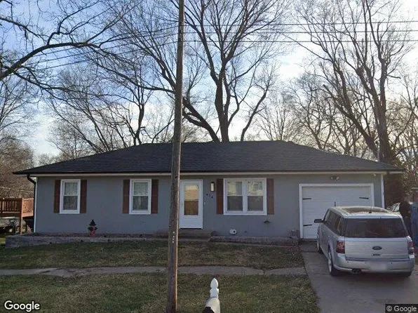 414 E 3rd St, Lawson, MO 64062