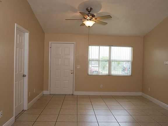 3rd image of 502 Elkwood Ct