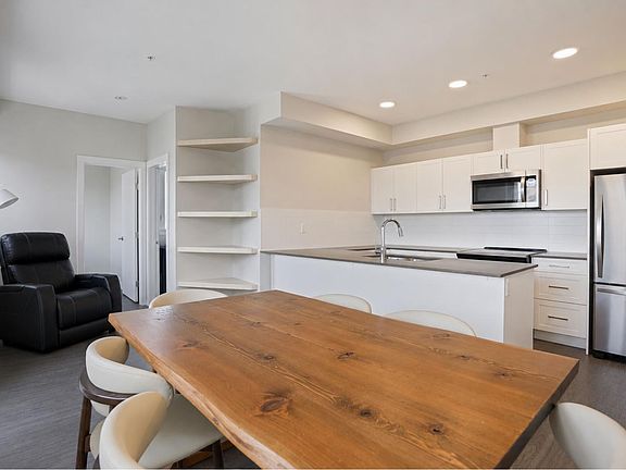 2nd image of 2843 Jacklin Rd #608