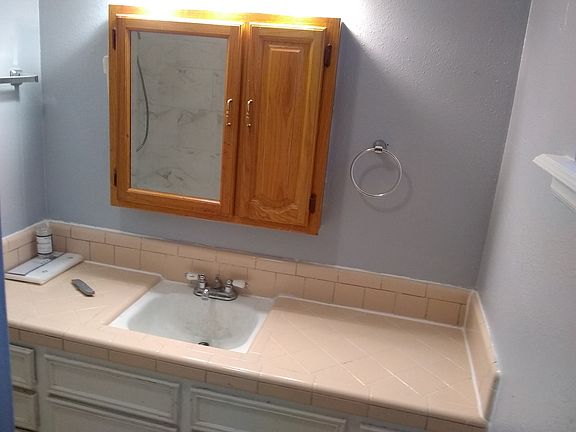 5th image of 2423 E 8th St #5 & 7